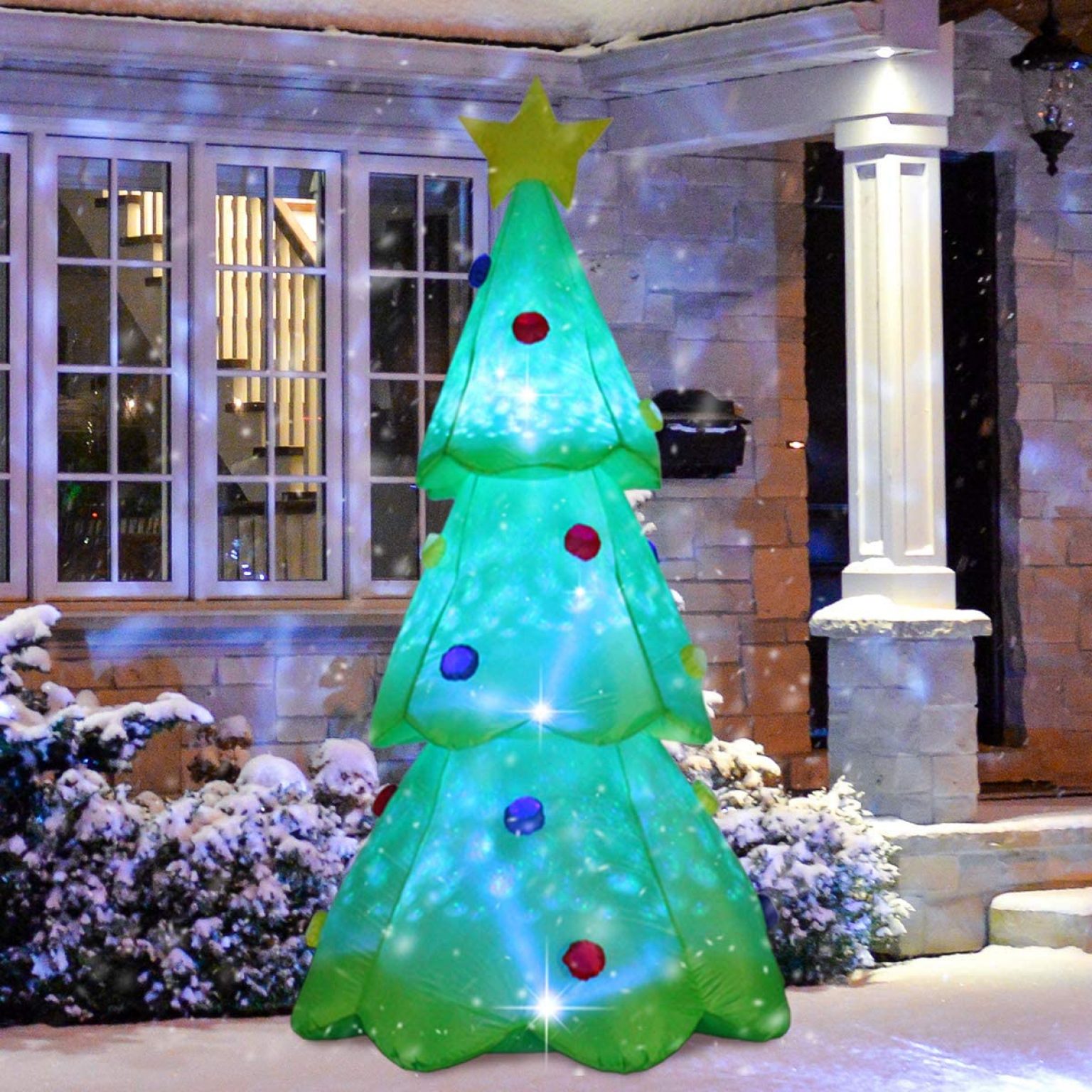10 Cool Christmas Yard Inflatables to Impress Your Neighbors - Mad ...